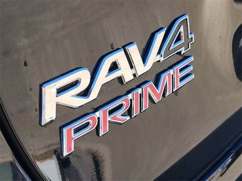 Used 2021 Toyota RAV4 SE image 7