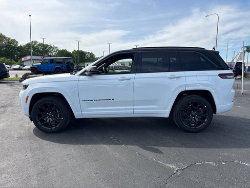New 2026 Jeep Grand Cherokee Summit AWD/4WD image 3