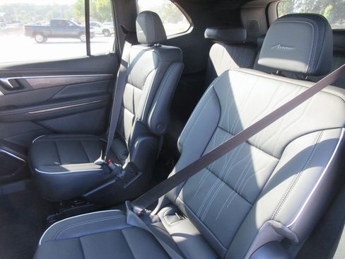 New 2026 Buick Enclave Avenir w/ Super Cruise Package image 14