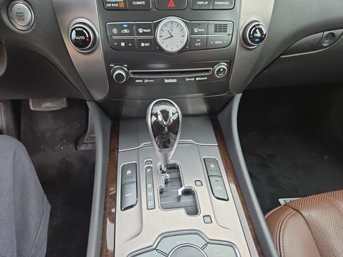 Used 2011 Hyundai Equus Signature RWD image 9