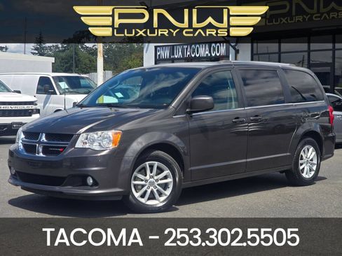 Used 2019 Dodge Grand Caravan SXT w/ Rear Park Assist Package FWD image 1