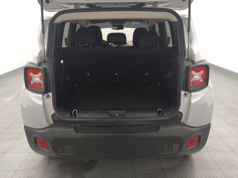 Used 2021 Jeep Renegade Latitude image 29