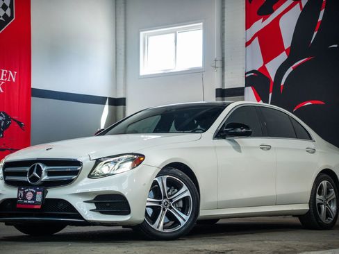 Used 2018 Mercedes-Benz E 300 4MATIC w/ Premium 2 Package image 1