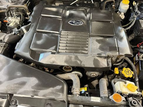 Used 2010 Subaru Outback 3.6R Limited w/ Popular Equipment Group 2A AWD/4WD image 33