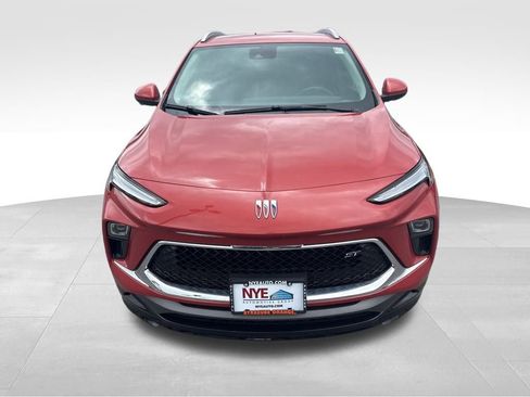 Used 2024 Buick Encore GX Sport Touring image 9