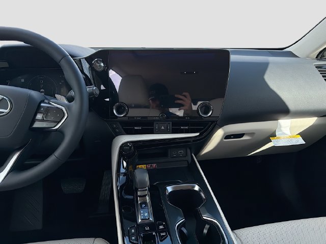 Used 2026 Lexus NX 450h+ AWD w/ Luxury Package image 19