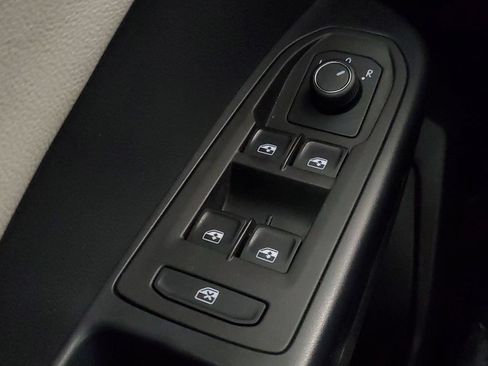 Used 2025 Volkswagen Taos S FWD image 15