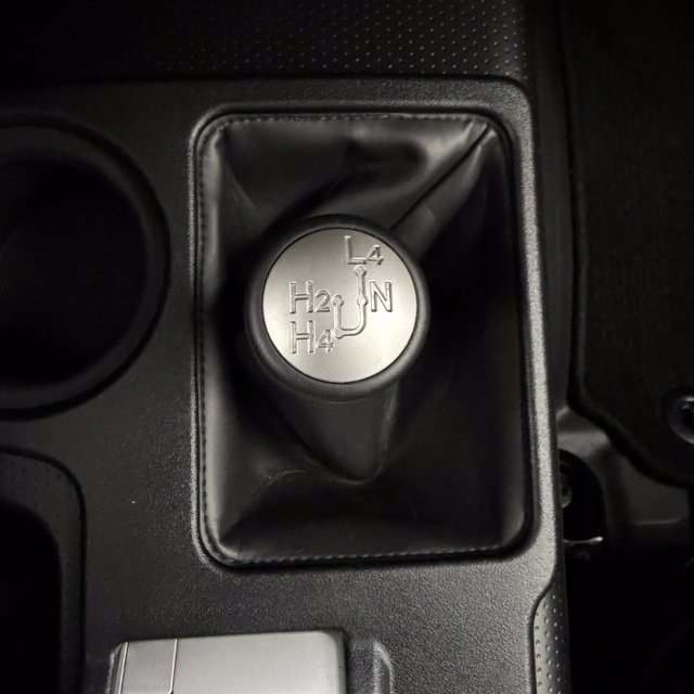 Used 2014 Toyota FJ Cruiser 4WD w/ Upgrade Package image 10
