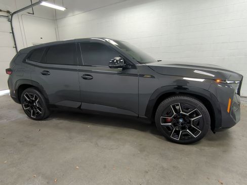 Used 2025 BMW XM Base image 2