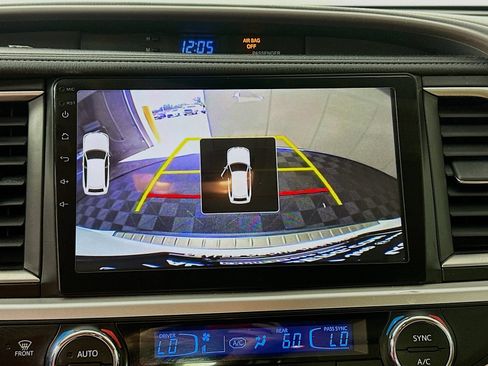 Used 2016 Toyota Highlander Limited FWD image 13