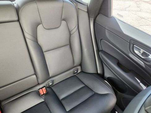 Certified 2025 Volvo XC60 B5 Plus AWD/4WD image 17