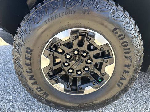 Used 2025 GMC Hummer EV 2X w/ Extreme Off-Road Package image 10