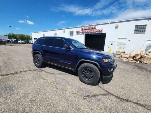 Used 2018 Jeep Grand Cherokee Laredo AWD/4WD image 7