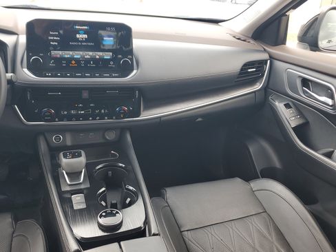 Used 2023 Nissan Rogue Platinum w/ Platinum Premium Package image 17