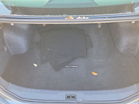 Used 2025 Nissan Altima 2.5 SV FWD image 7