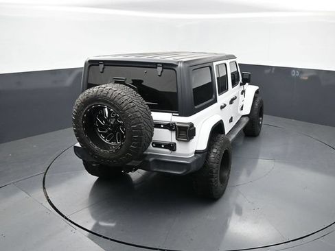 Used 2019 Jeep Wrangler Unlimited Sahara AWD/4WD image 22