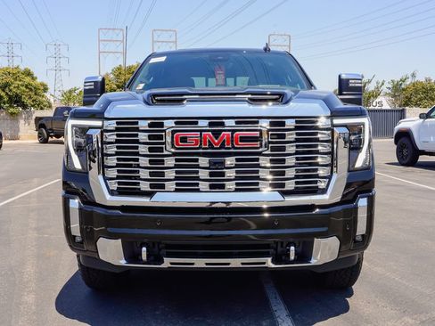 New 2026 GMC Sierra 2500 Denali w/ Denali Reserve Package AWD/4WD image 4