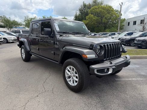 Used 2023 Jeep Gladiator Sport image 1