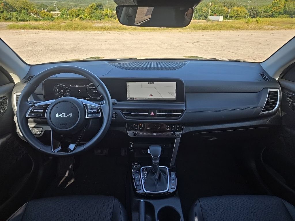 Used 2025 Kia Seltos EX w/ EX Sunroof Package FWD image 3