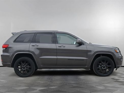 Used 2019 Jeep Grand Cherokee Altitude AWD/4WD image 4