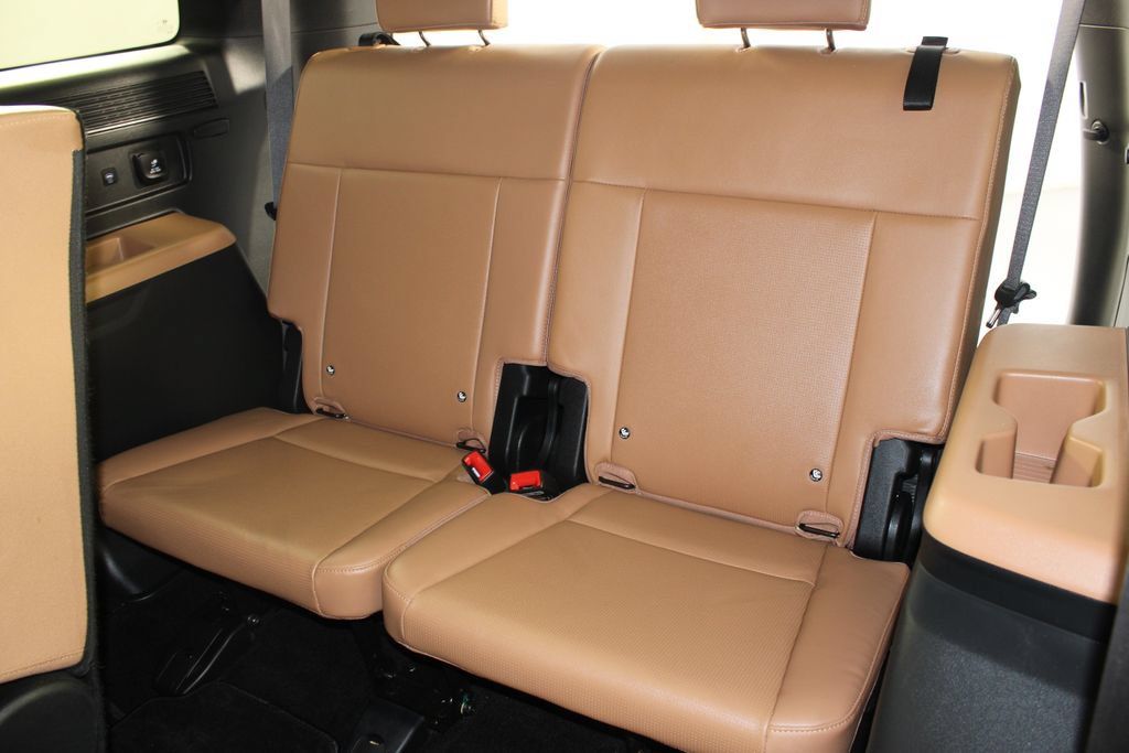 Used 2025 Hyundai Santa Fe Limited AWD/4WD image 22