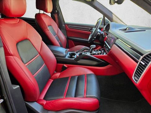 Used 2021 Porsche Cayenne GTS AWD/4WD image 23