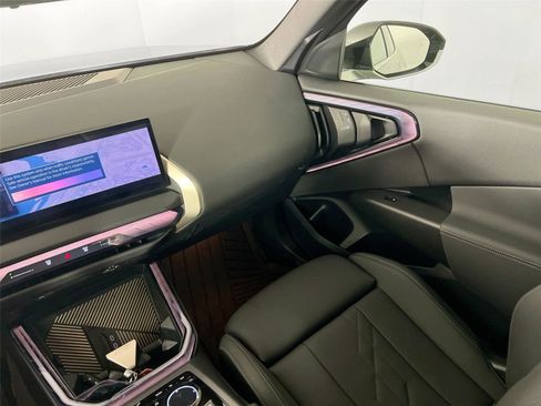 Certified 2025 BMW X3 xDrive30i w/ Convenience Package image 23