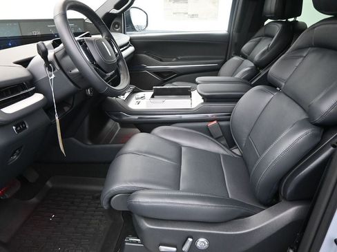 New 2025 Lincoln Navigator Reserve w/ Jet Appearance Package image 9