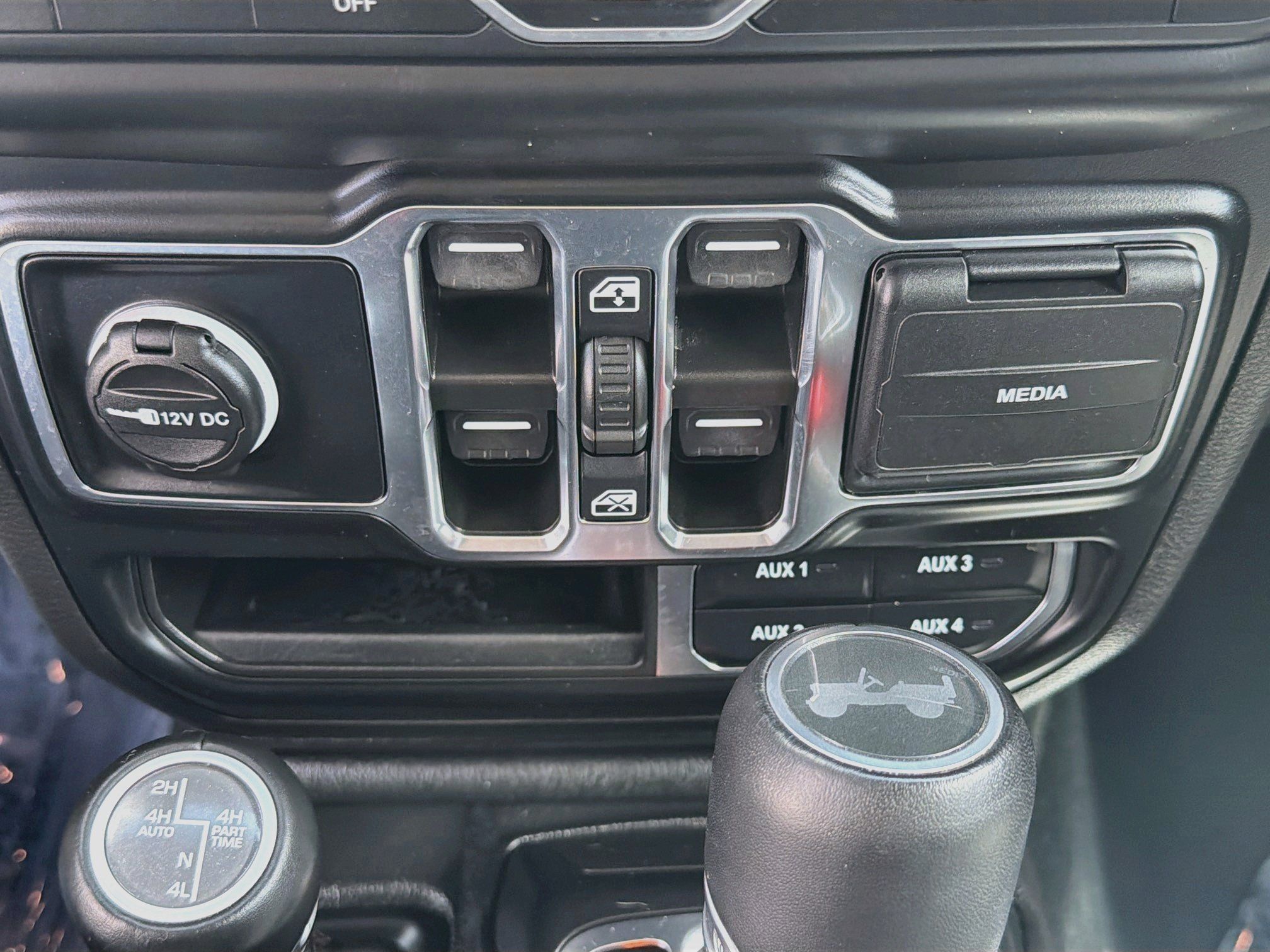 Used 2022 Jeep Wrangler Unlimited Sahara AWD/4WD image 26