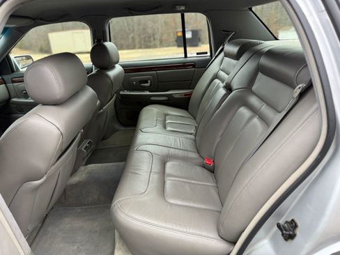 Used 1999 Cadillac De Ville D'Elegance FWD image 11