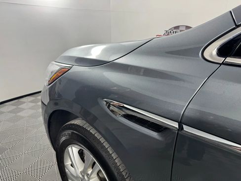 Used 2018 Buick Enclave Essence image 24