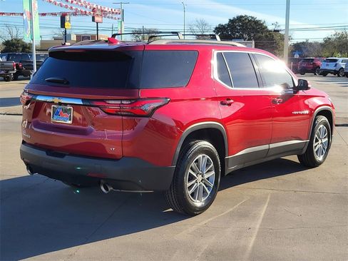 Used 2022 Chevrolet Traverse LT image 7