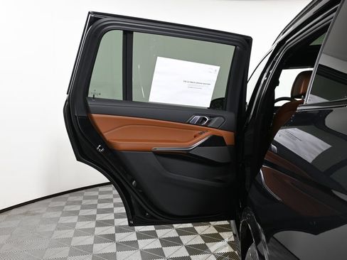 Used 2027 BMW X7 M60i AWD/4WD image 31