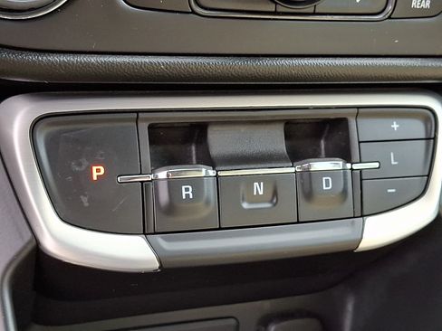 Used 2023 GMC Terrain SLE w/ Driver Convenience Package AWD/4WD image 15