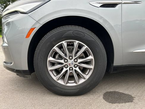Used 2024 Buick Enclave Premium AWD/4WD image 10
