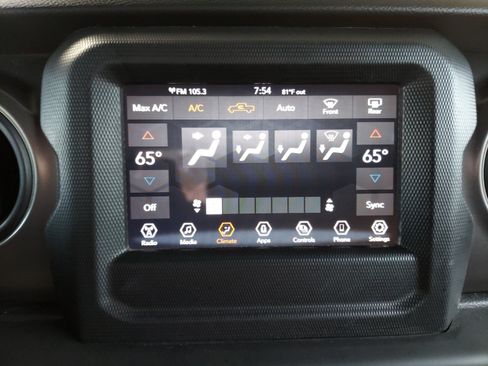 Used 2023 Jeep Gladiator Sport AWD/4WD image 18
