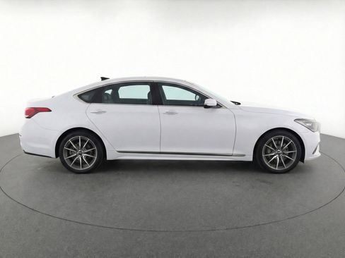 Used 2025 Genesis G70 2.5T image 11