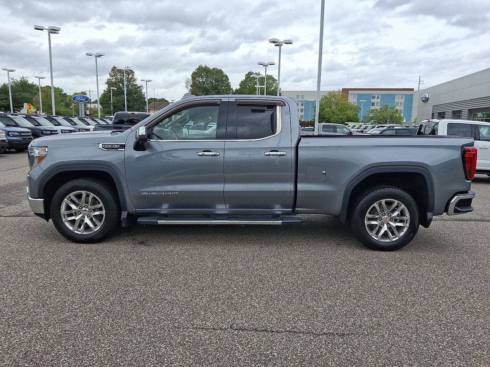Used 2019 GMC Sierra 1500 SLT w/ SLT Premium Package RWD image 6