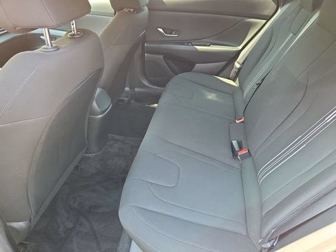Used 2023 Hyundai Elantra SEL FWD image 12