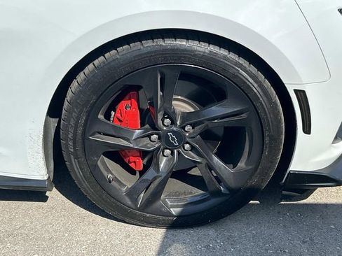 Used 2023 Chevrolet Camaro SS RWD image 10