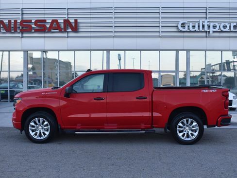Used 2023 Chevrolet Silverado 1500 Custom image 3