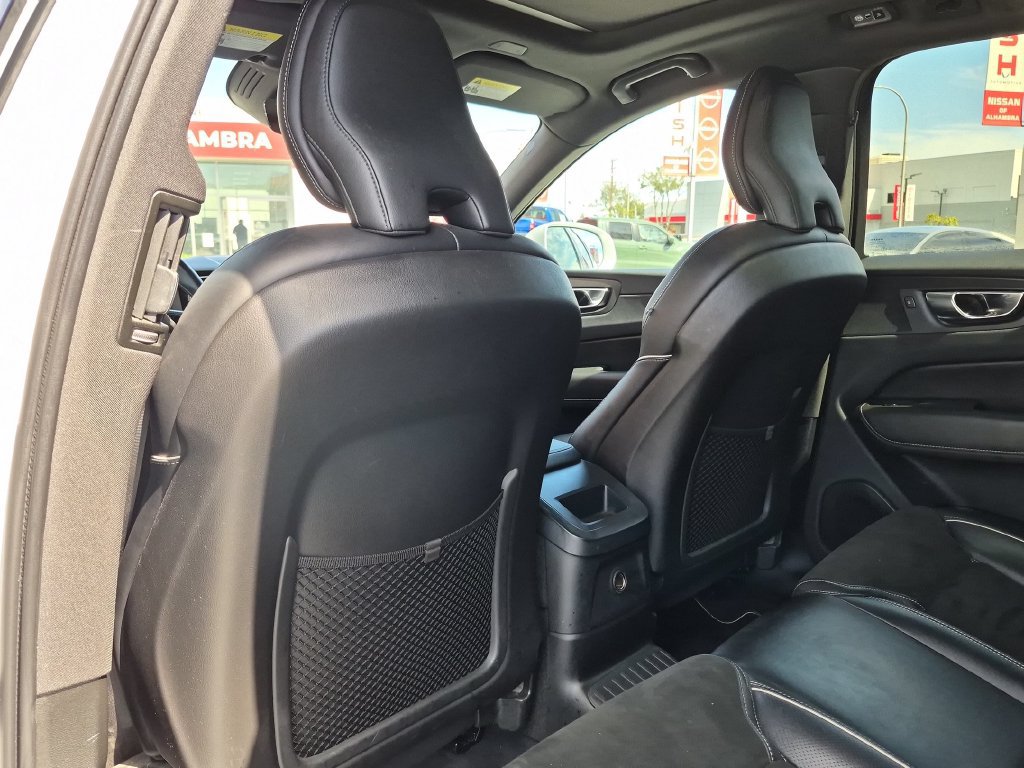 Used 2019 Volvo XC60 T8 R-Design w/ Advanced Package AWD/4WD image 26
