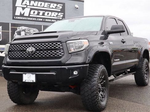 Used 2018 Toyota Tundra SR5 image 1