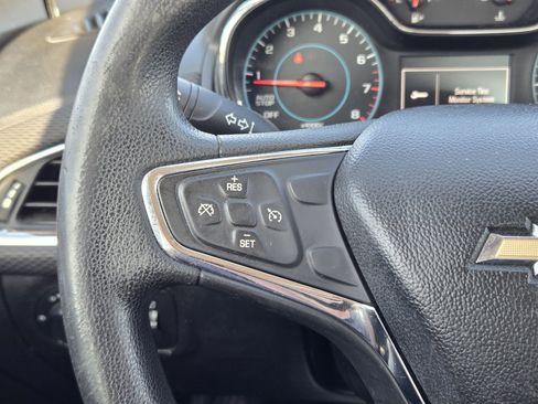 Used 2017 Chevrolet Cruze LT image 29