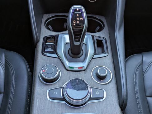 Used 2021 Alfa Romeo Giulia Ti image 19