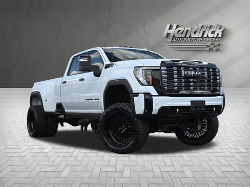 Used 2026 GMC Sierra 3500 Denali Ultimate image 2