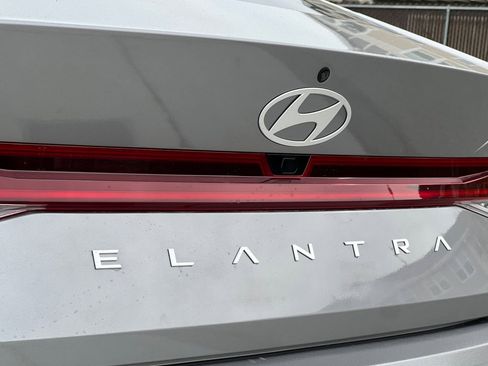 Used 2024 Hyundai Elantra SEL w/ Convenience Package image 27