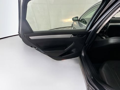 Used 2012 Volkswagen Passat 2.5 SE image 31