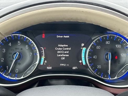 Used 2019 Chrysler Pacifica Limited w/ Advanced Safetytec Group FWD image 15