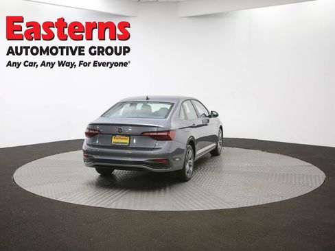 Used 2024 Volkswagen Jetta SE image 36